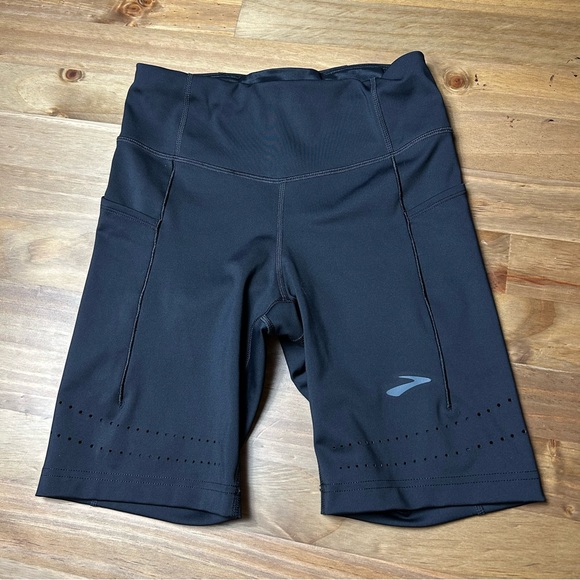 Brooks running black bike shorts with pockets women’s small - Picture 1 of 6